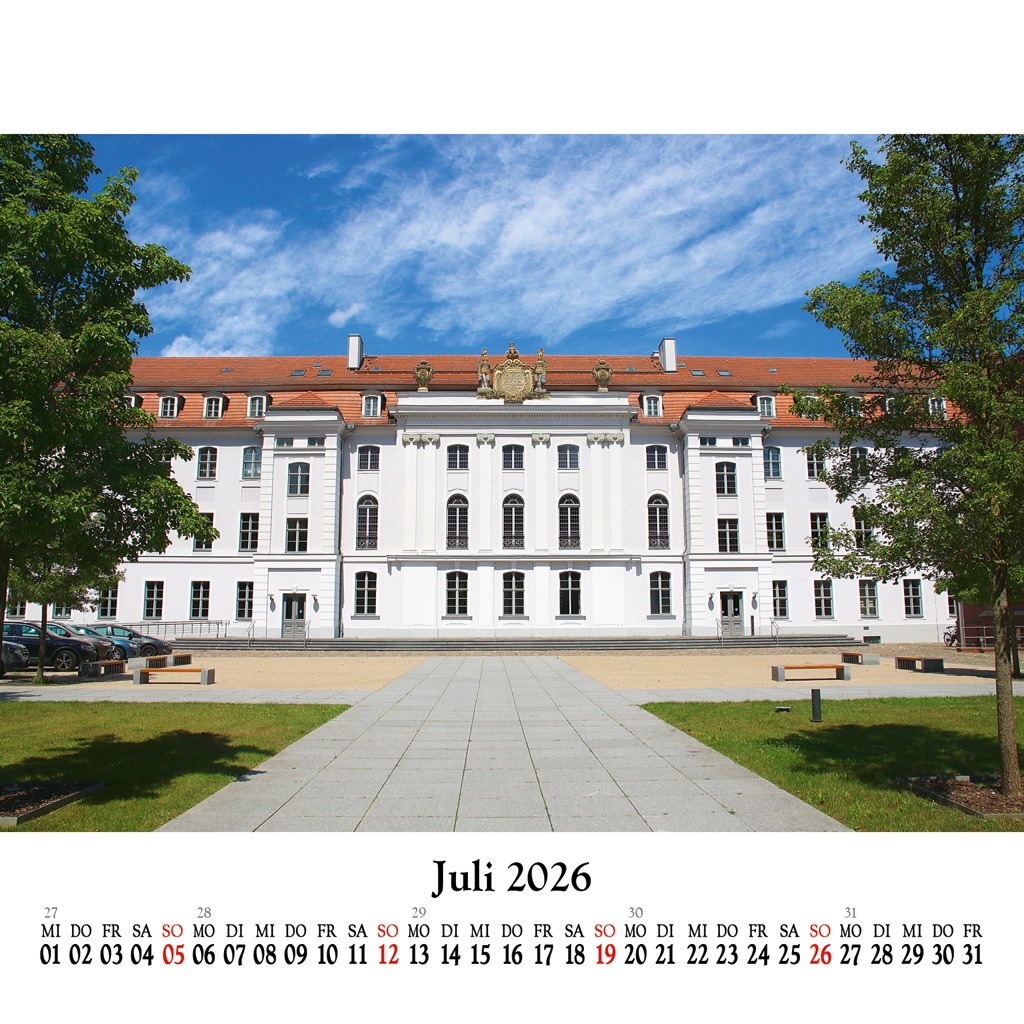 Südseite des Hauptgebäudes der Greifswalder Universität mit dem Pommerschen Wappen
