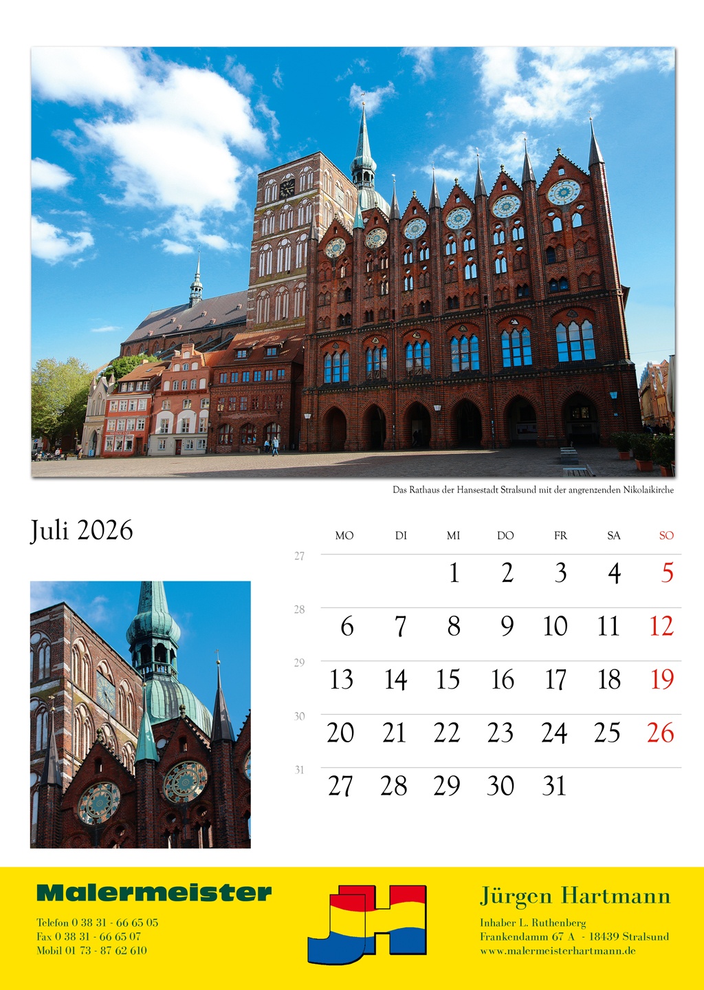 Das Rathaus der Hansestadt Stralsund mit der angrenzenden Nikolaikirche