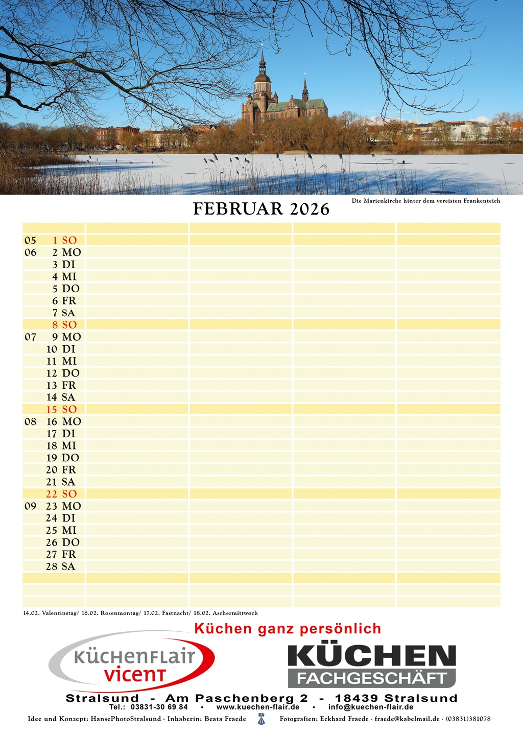 Die Marienkirche hinter dem vereisten Frankenteich