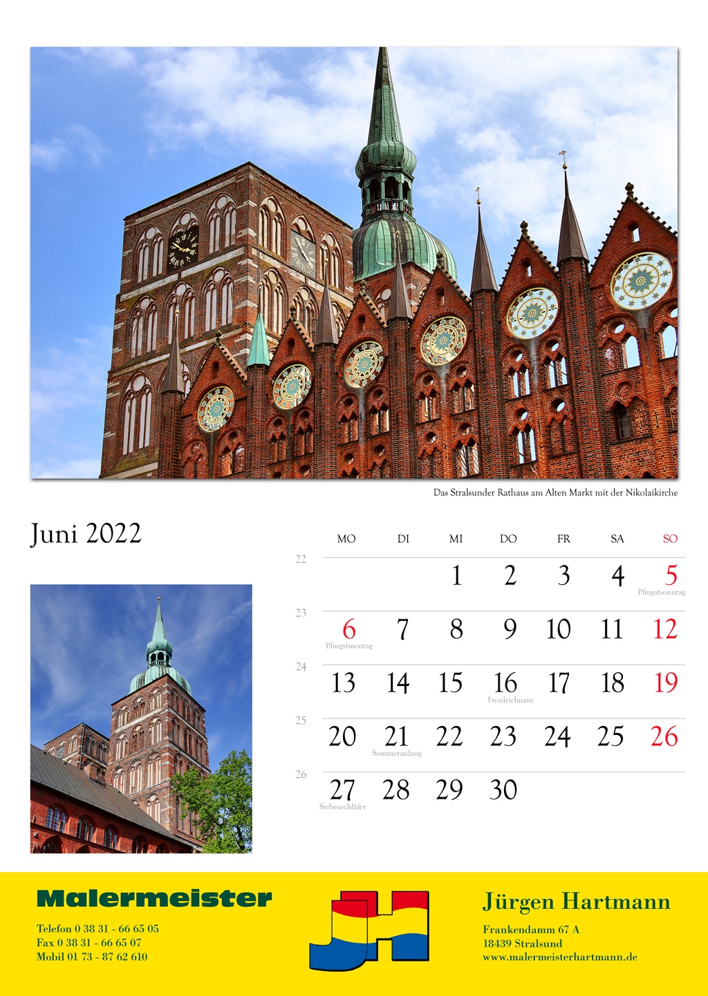 Das Stralsunder Rathaus am Alten Markt mit der Nikolaikirche