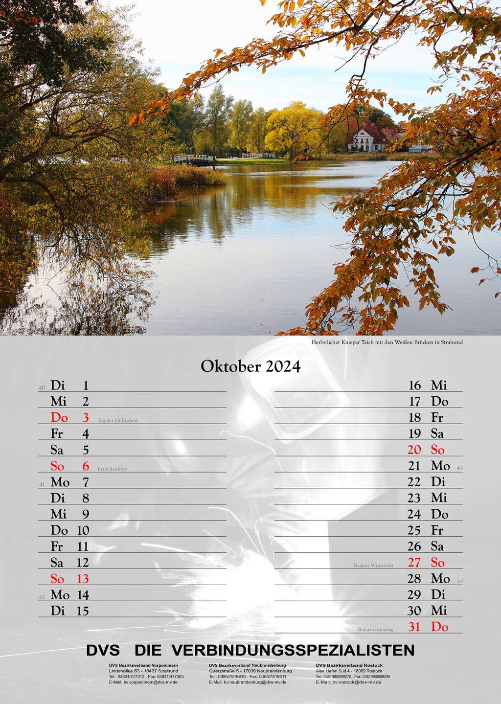 Herbstlicher Knieper-Teich mit den Weißen Brücken in Stralsund